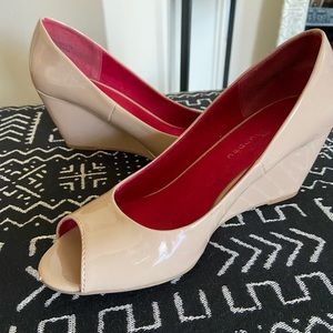 Nude peep toe wedges